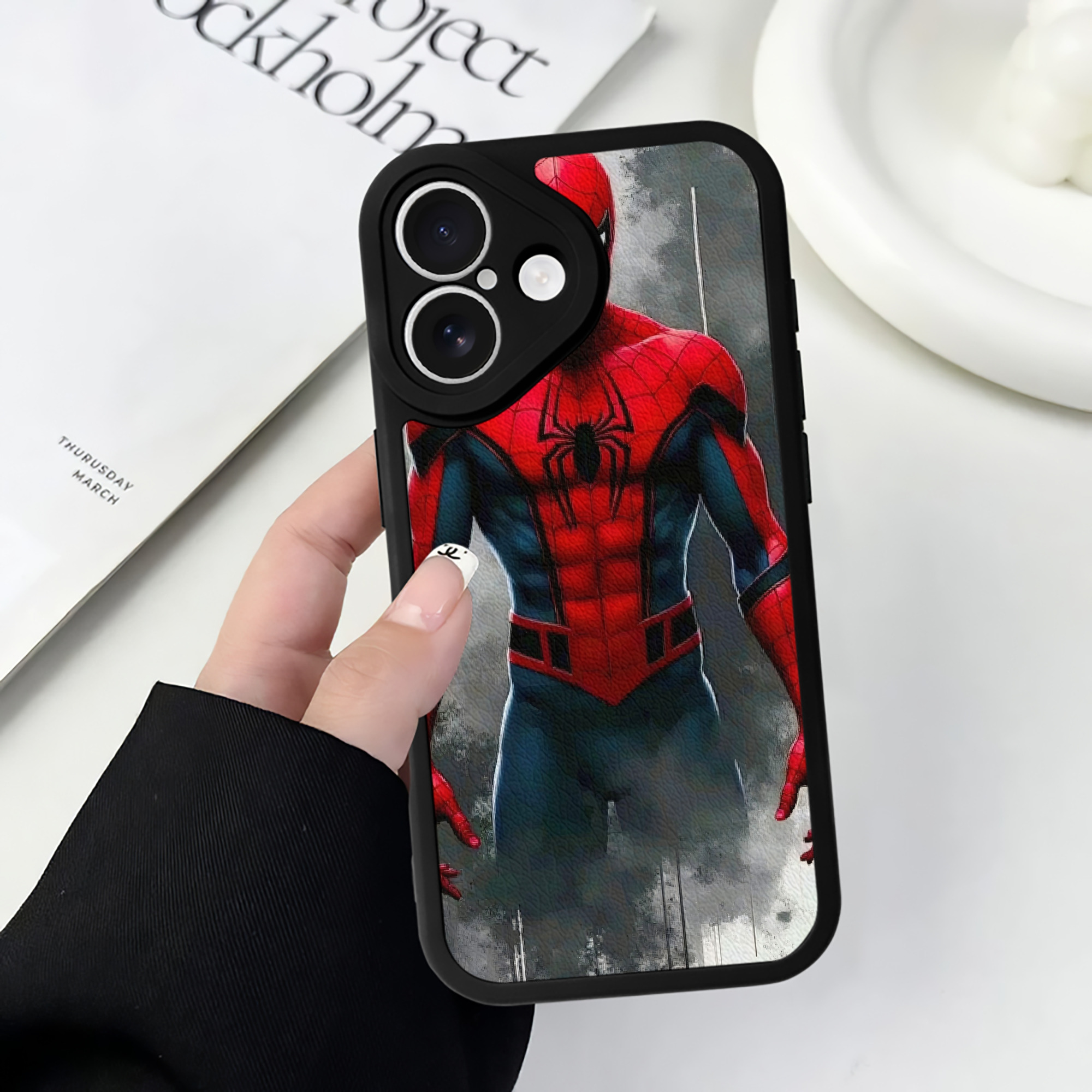 Spider Man スパイダーマン 【iPhone 16シリーズ対応】シリコンスマホケース（レザー調） 材質：シリコン